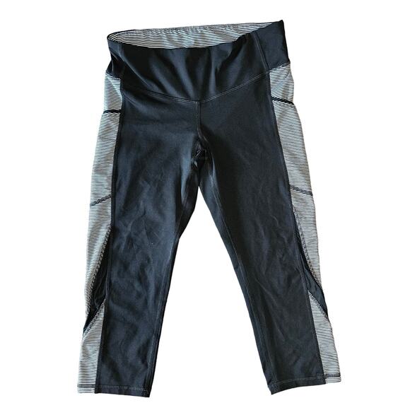 Champion Striped Leggings Size Medium Black White Capri Phone Side Pockets Mesh - Picture 1 of 9